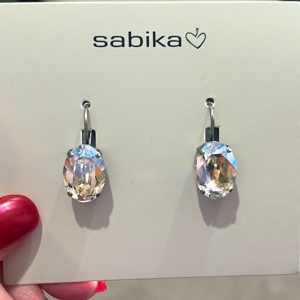 Sabika Nonchalant small oval drop earrings